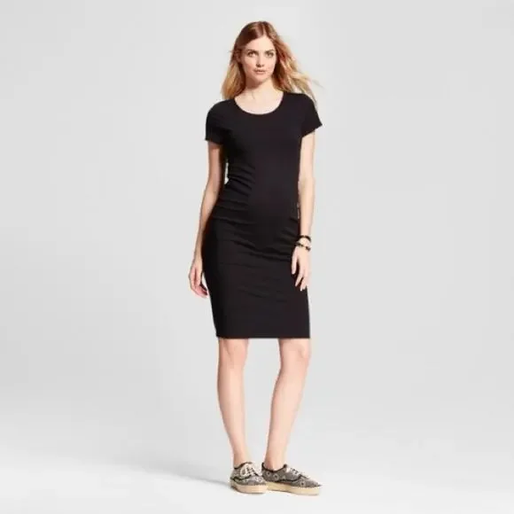 Isabel Maternity Short Sleeve Shirred Dress - Picture 2 of 8